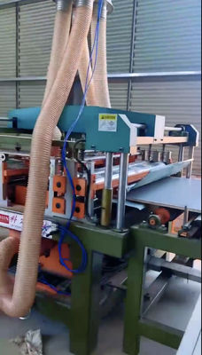 qualità  Four Sides Edge Trimming Saw Short Cycle Hot Press Machine 4X8 4X9 4X10 fabbrica