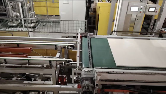 comprare Macchine per la stampa del legno compensato di melamina a sfera di cartone di particolato Linee a ciclo breve 4'×8' 5'×8' online manufacture