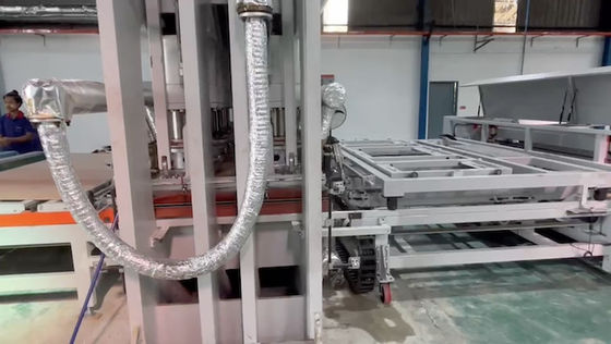 4X8 Macchina per la stampa a caldo a breve ciclo Legno compensato Melamina laminata 1800 tonnellate